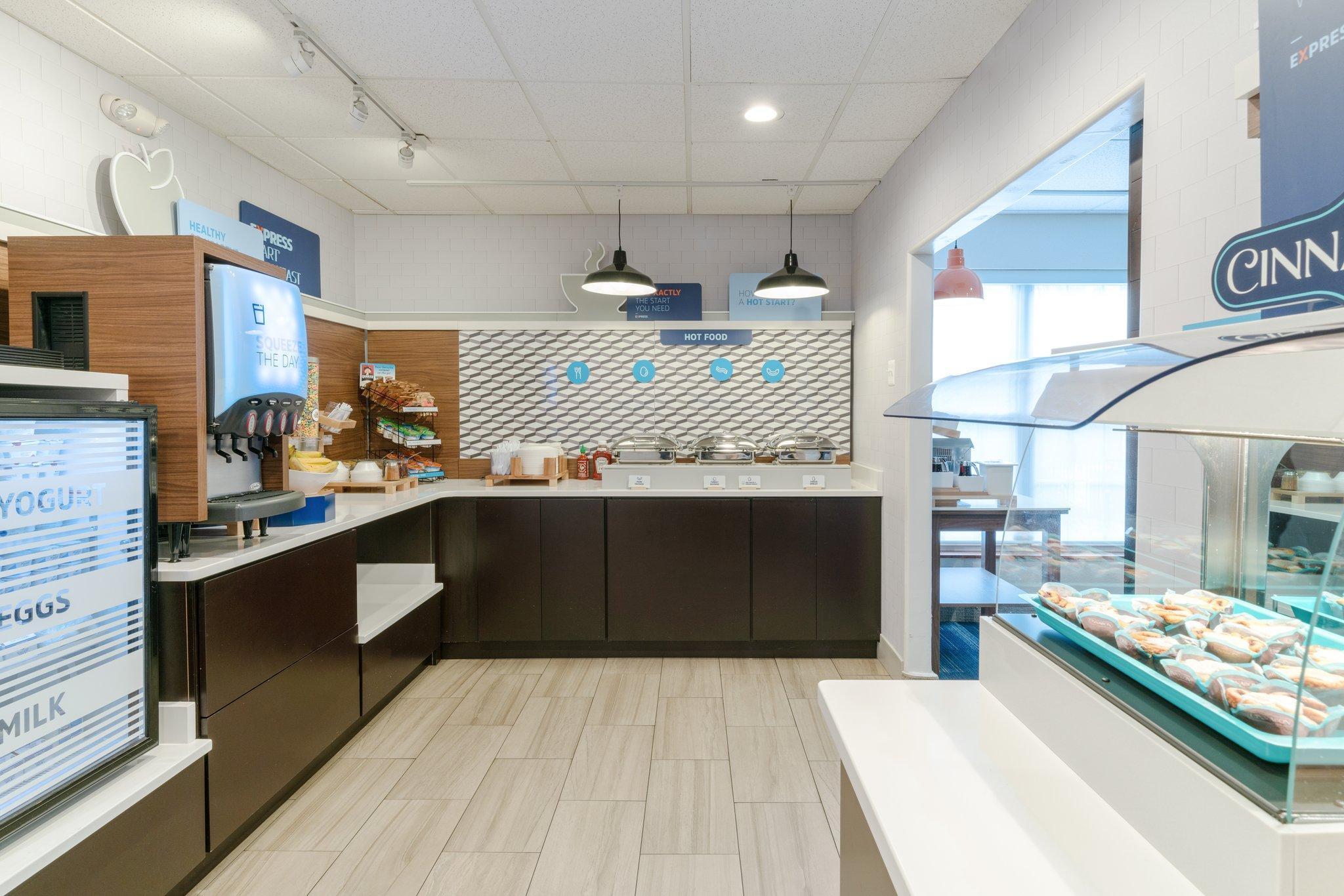 Holiday Inn Express Prince Frederick By Ihg Esterno foto