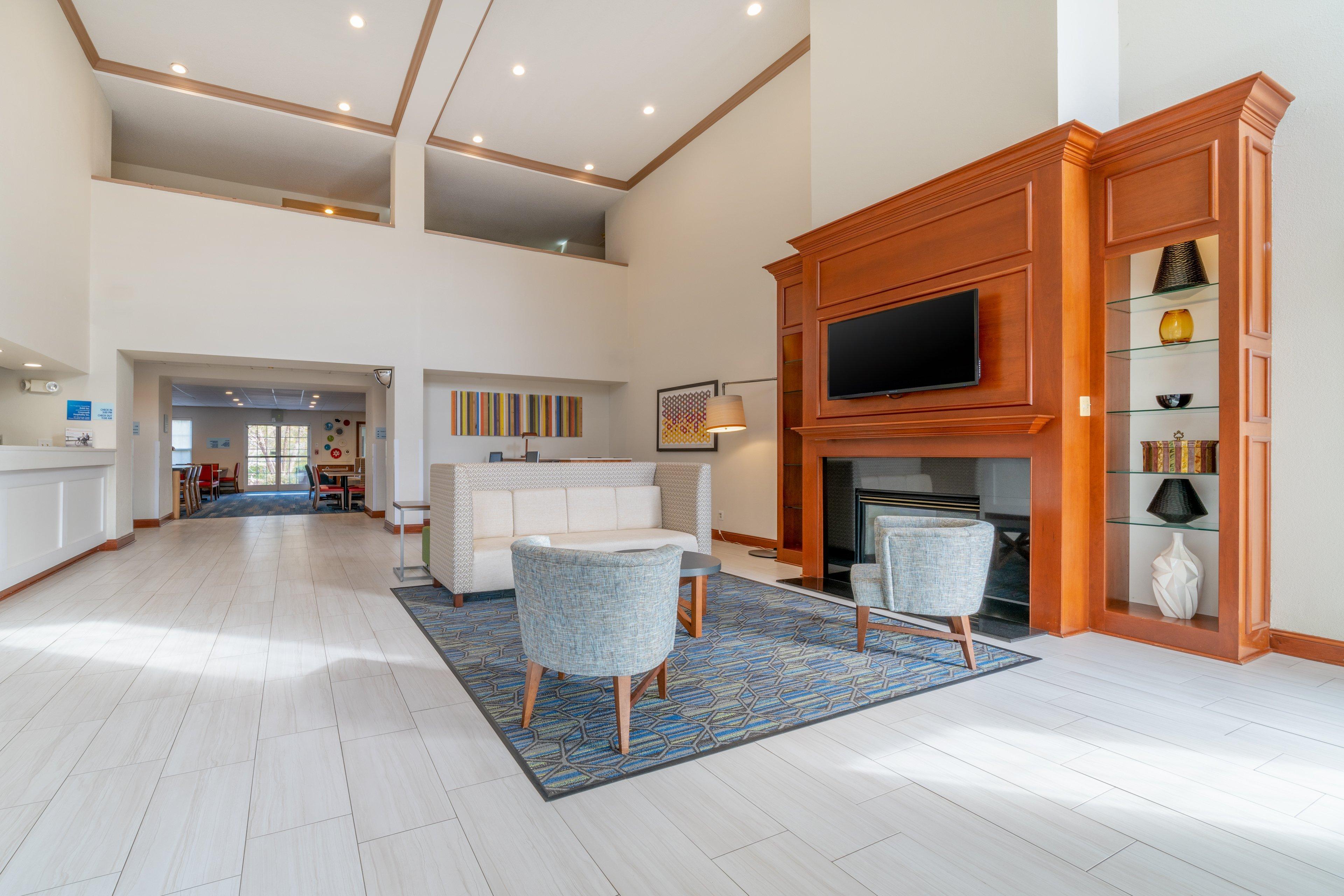 Holiday Inn Express Prince Frederick By Ihg Esterno foto