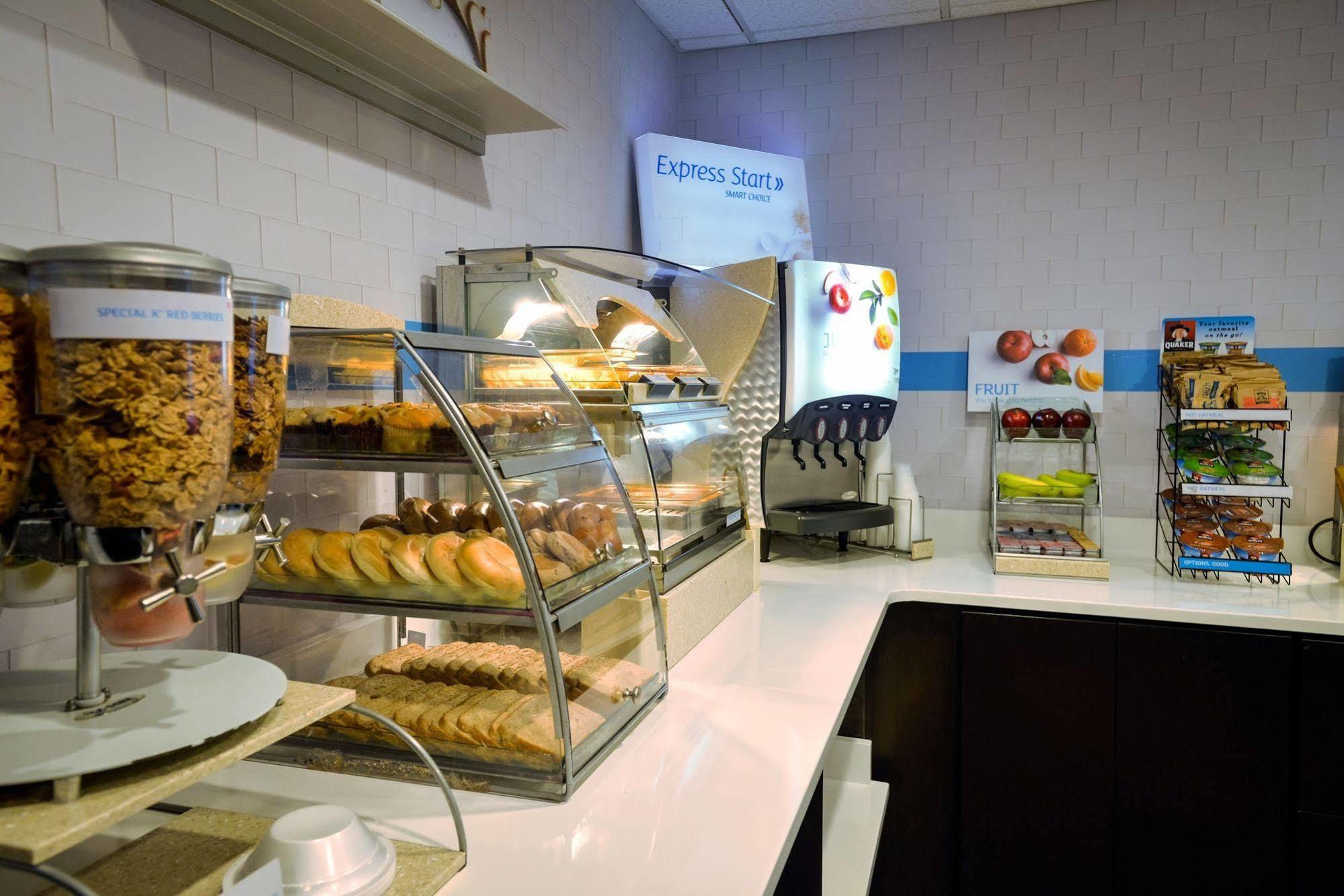 Holiday Inn Express Prince Frederick By Ihg Esterno foto
