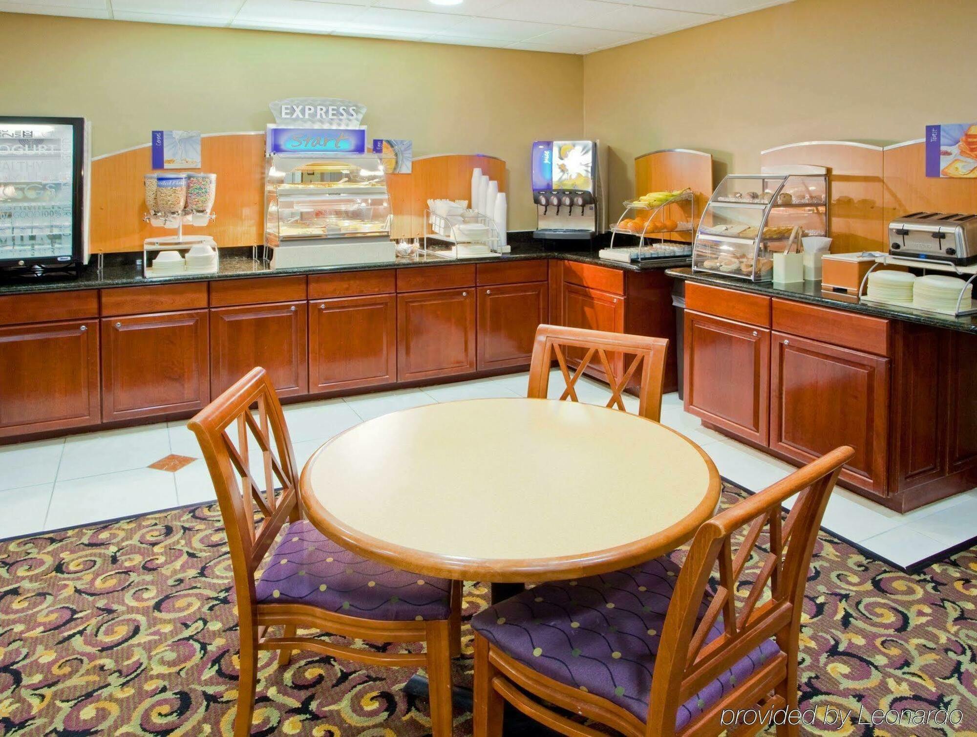 Holiday Inn Express Prince Frederick By Ihg Esterno foto